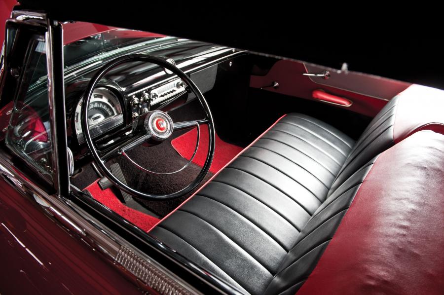  Ford Crestline Sunliner Convertible 1953 года  (фото 22 из 29)